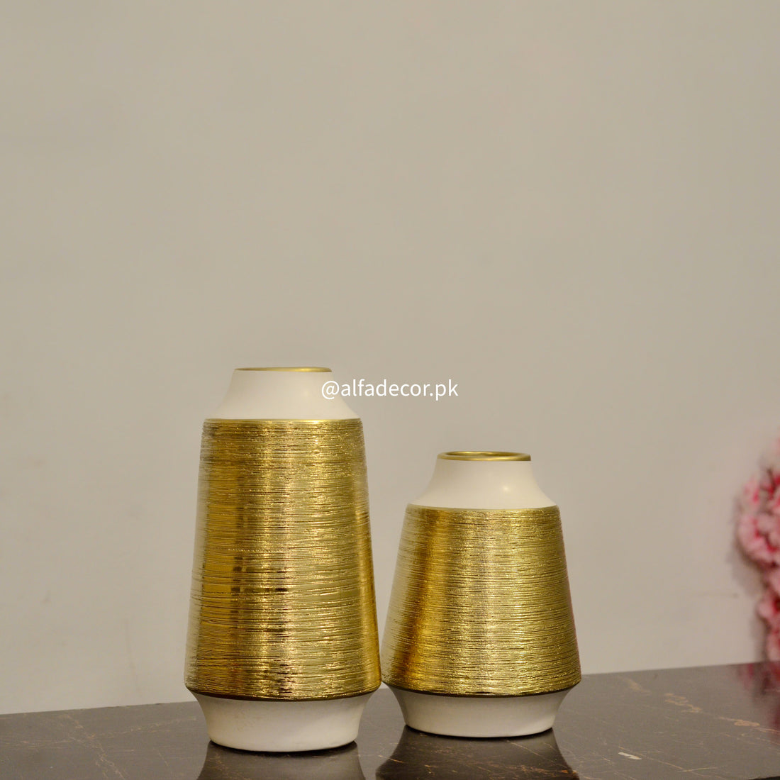 Golden Aura Bass White Urn Set